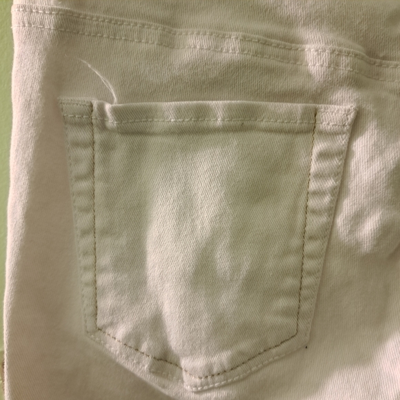 Guess Women's Jeans - Picture 12 of 16